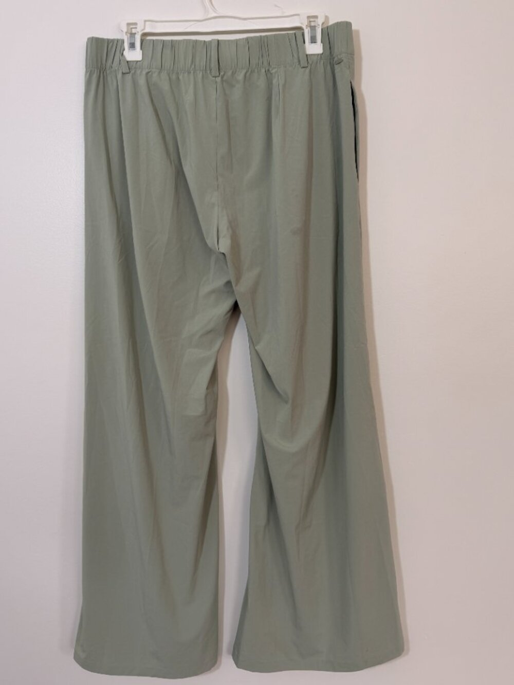 Vuori Villa Wideleg Pant Size Medium - Picture 2 of 5